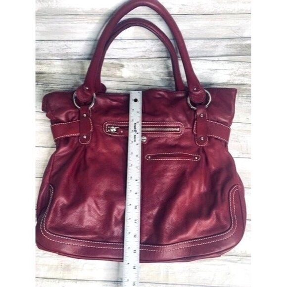 B. Makowsky Red / Purple Soft Leather Tote Bag with Leopard Lining & Zip Pockets - Picture 7 of 11
